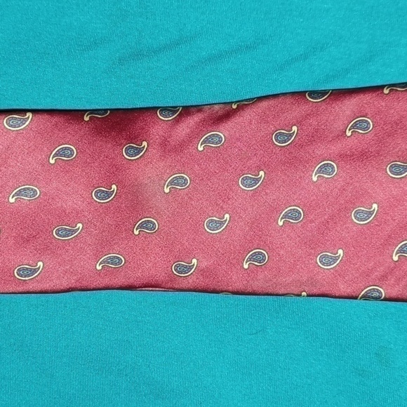 VGUC - Adolfo Red 100% Silk w/Small Paisley Men’s Tie - Picture 3 of 6